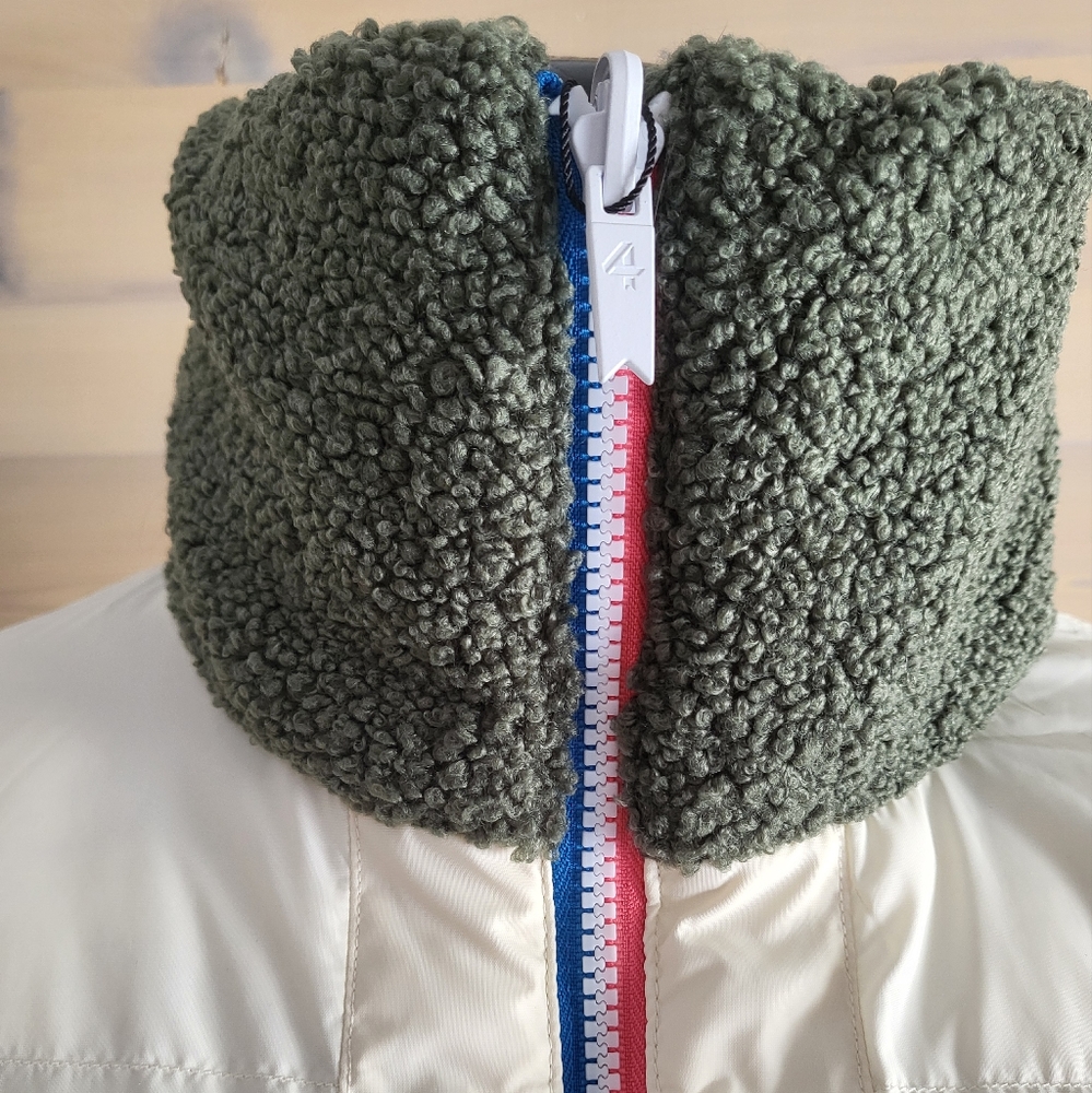 NWT FourLaps Polar Quilted Sherpa Jacket Reversible Unisex Medium Thyme/White - Picture 9 of 15